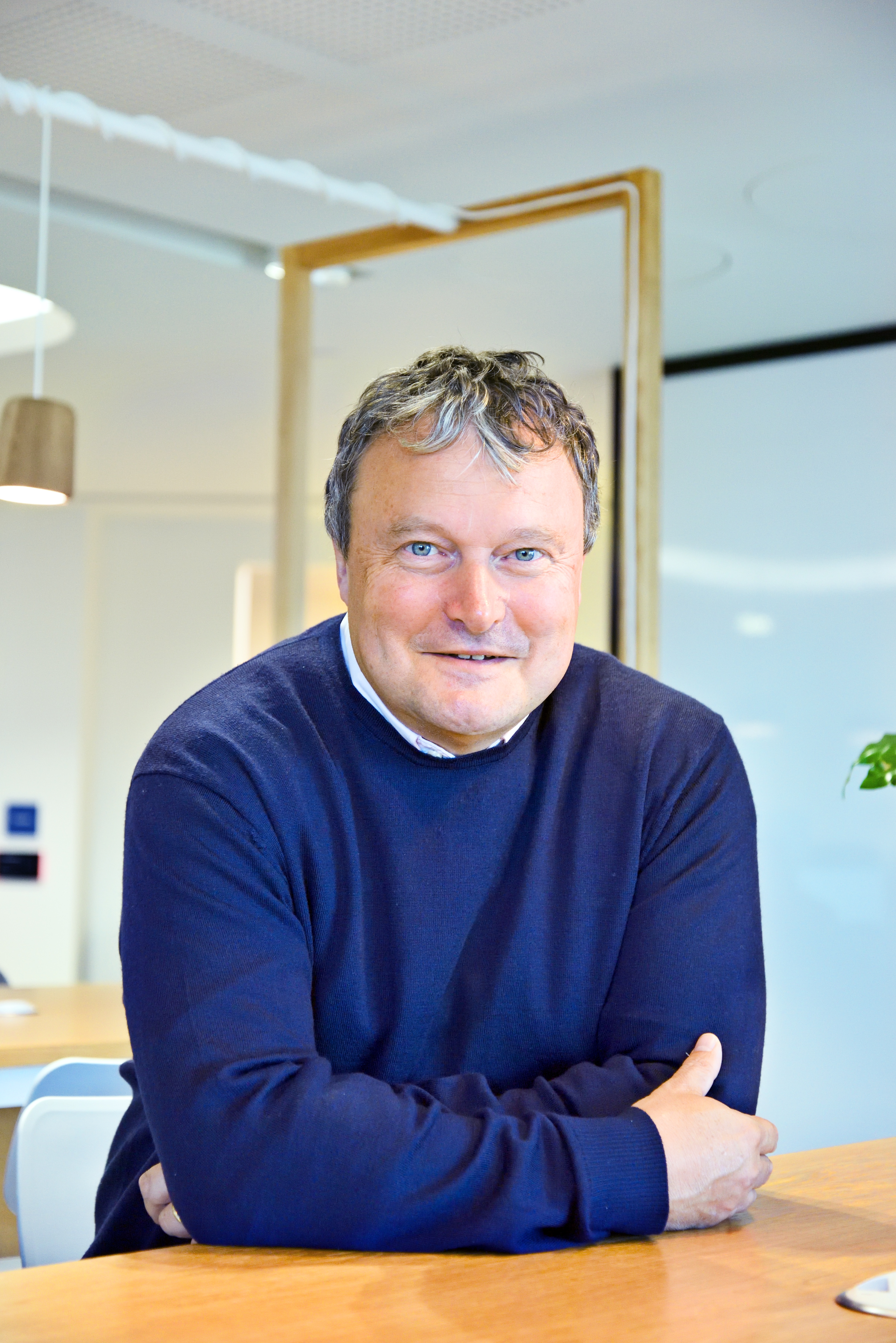 Headshot of Andrew Miller