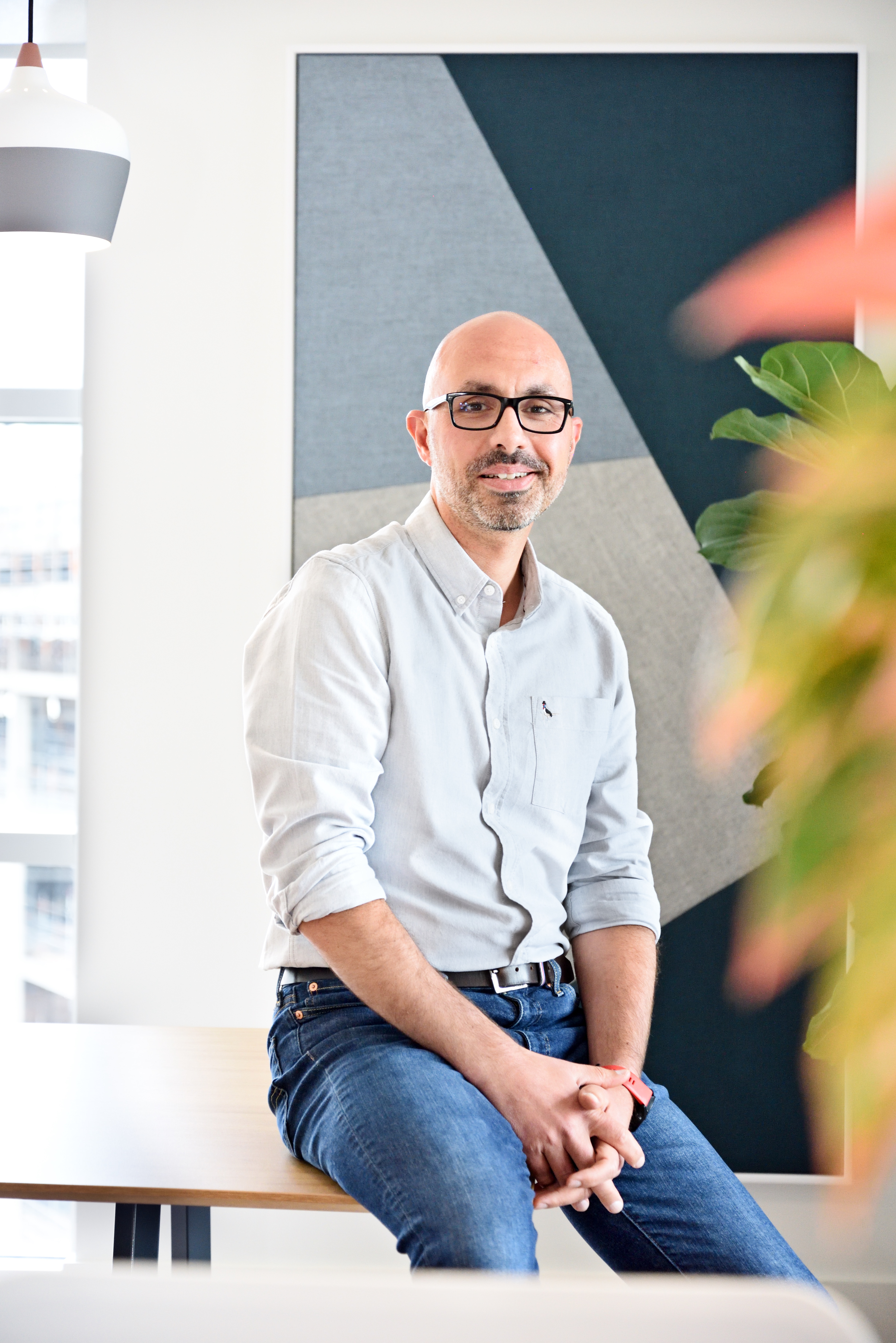 Headshot of Damian Oton